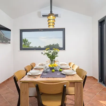 E By Istrialux * Krapan