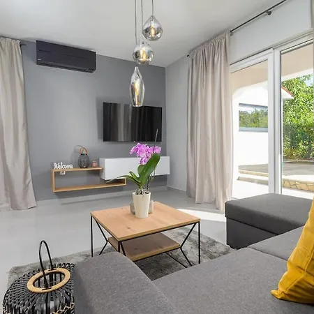 E By Istrialux 别墅 *