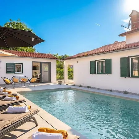 Villa E By Istrialux Krapan