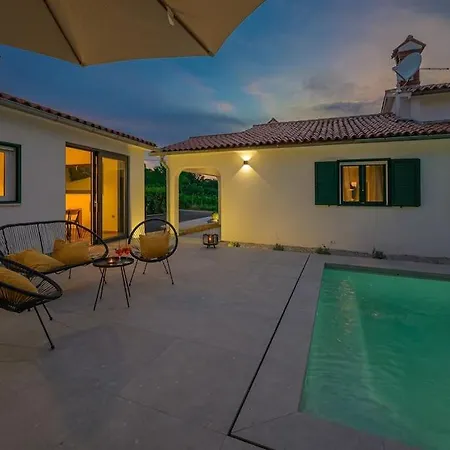 Villa E By Istrialux Krapan