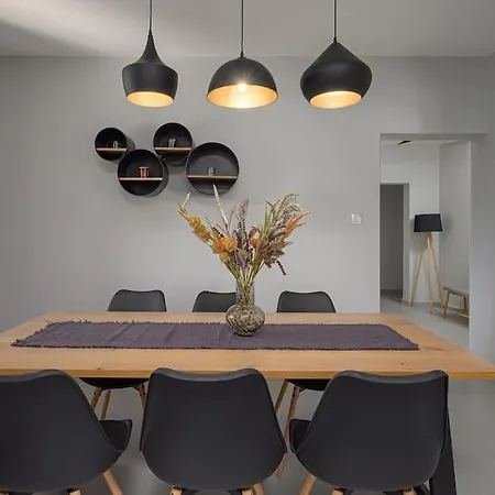 Villa E By Istrialux