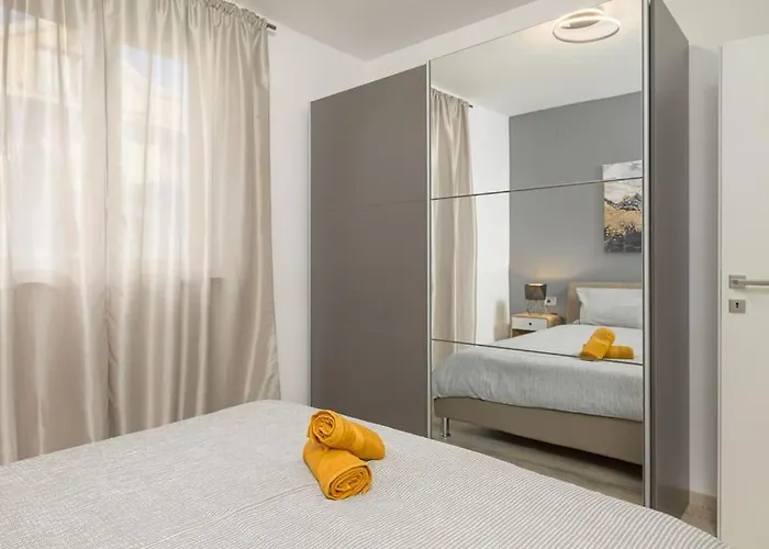 E By Istrialux Krapan