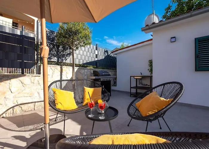 E By Istrialux Villa *