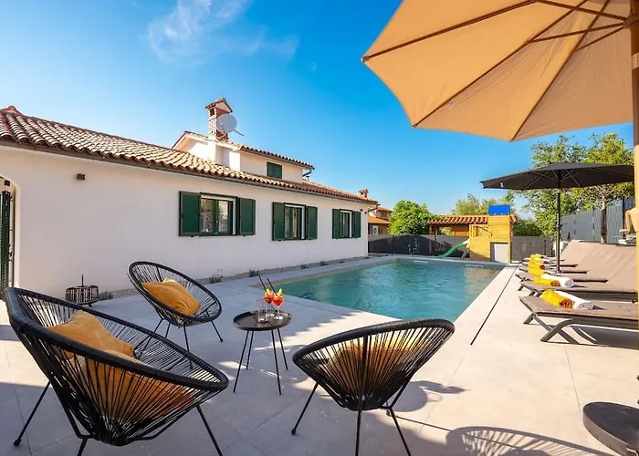 Villa E By Istrialux