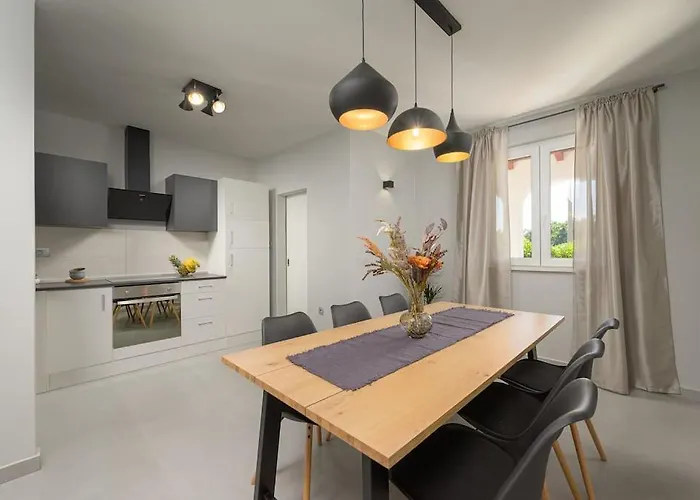 E By Istrialux * Krapan