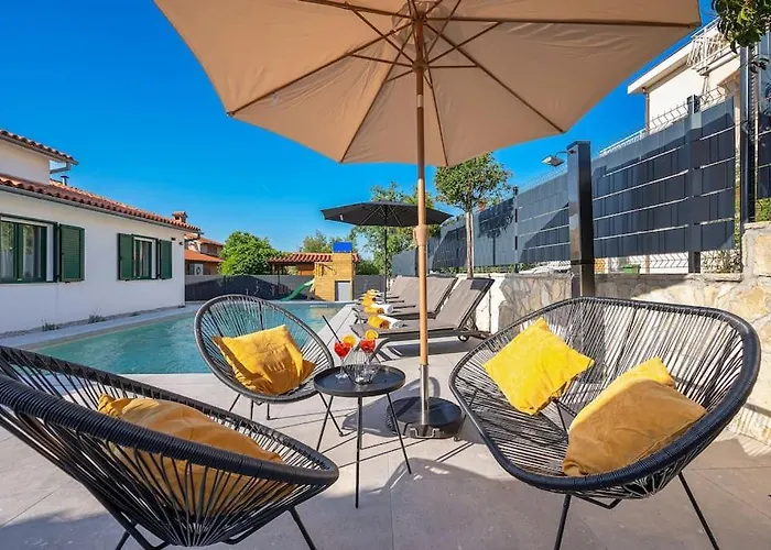 Villa E By Istrialux